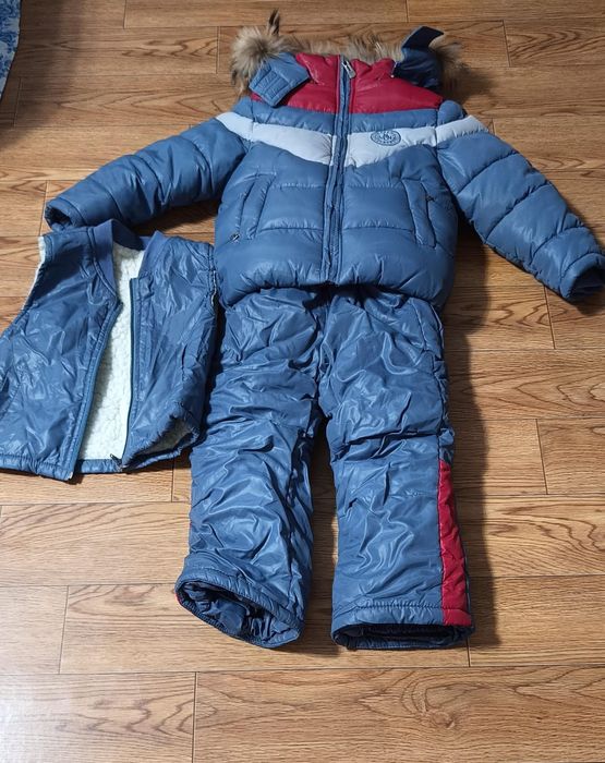 Продам детские вещи.