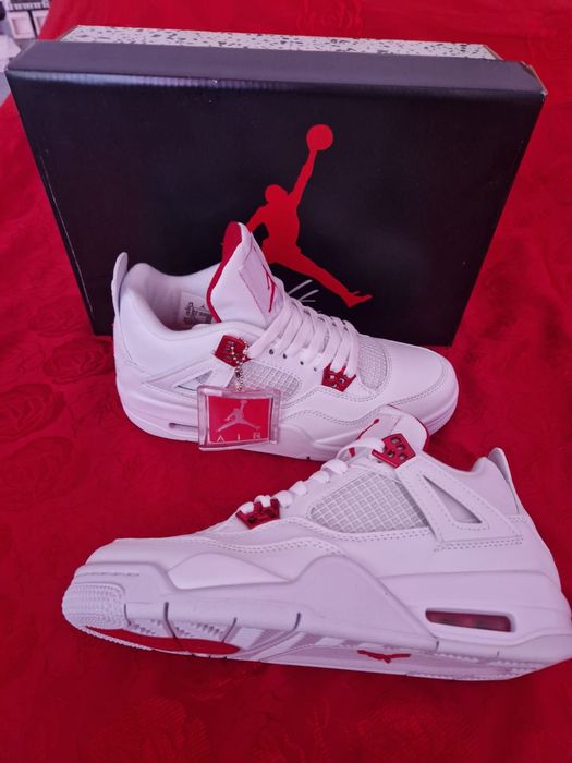 Adidași Jordan Retro patru