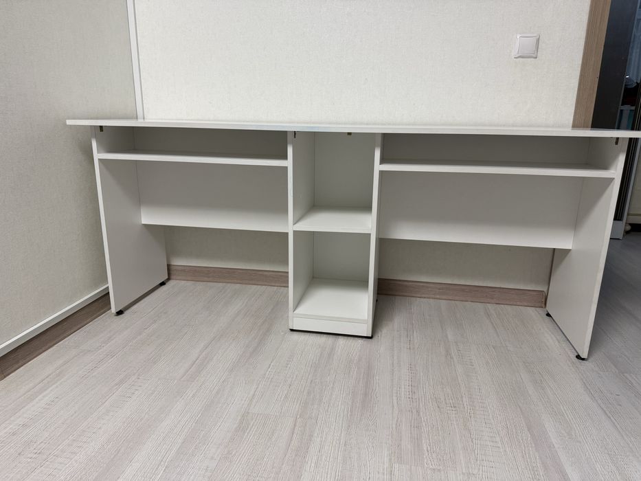 Стол для маникюра для учебы для дома