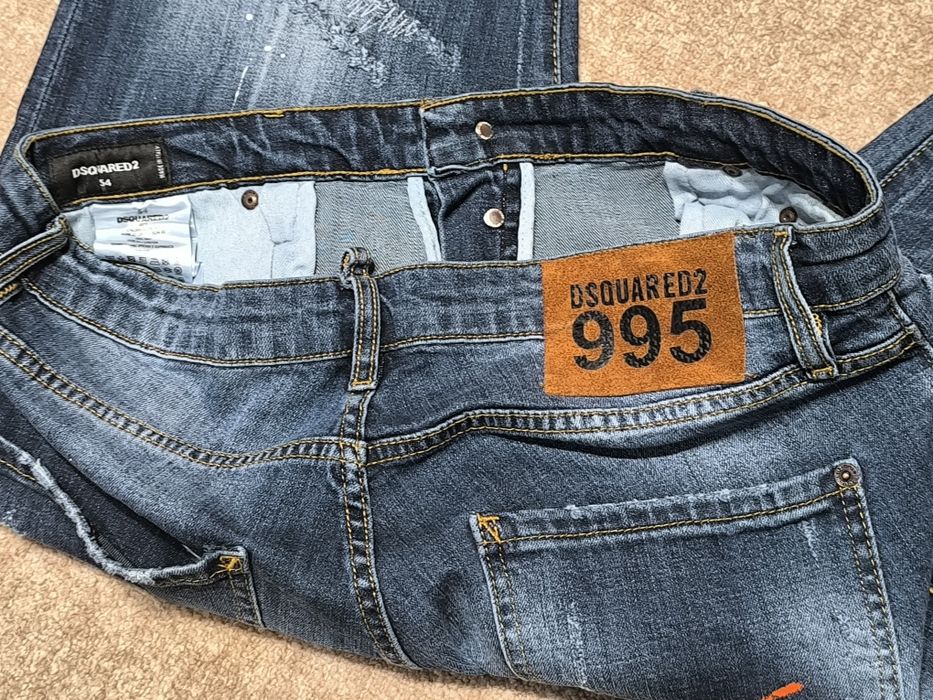 DSQUARED 2 -995 дънки и DSQUARED  блузка