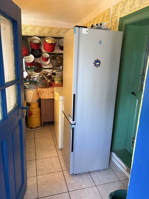 Ostrovu Corbului, teren 636 mp intravilan si casa batraneasca la 19 km de Severin