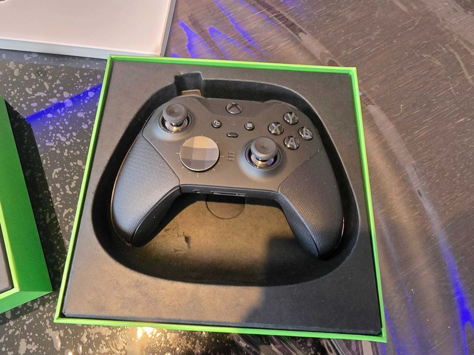 Xbox Series S + 2 бр. контролери Xbox Elite Series 2