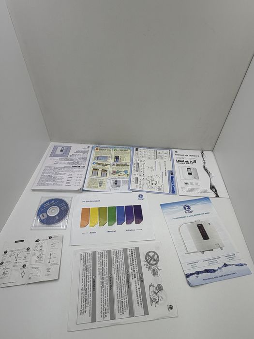 Aparat Kangen Enagic LeveLuk K8 complet cu filtru, furtune și accesorii. Folosit foarte puțin și păstrat în stare foarte bună.