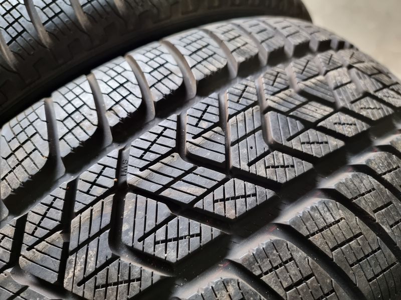 255/50/19//235/55/19 PIRELLI