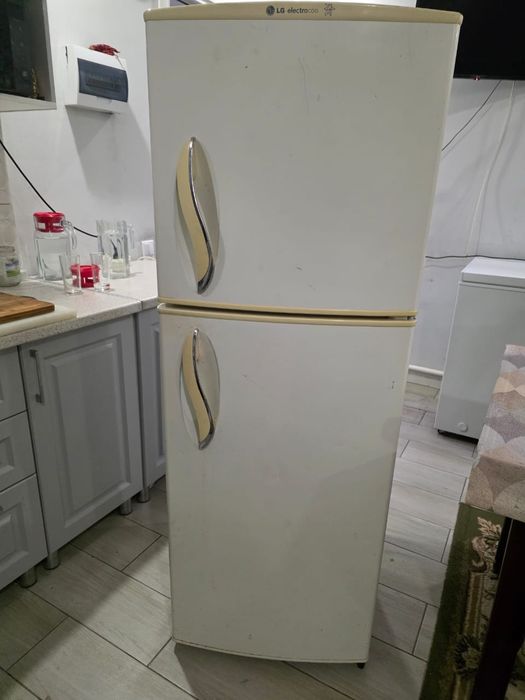 продам холодильник на запчасти