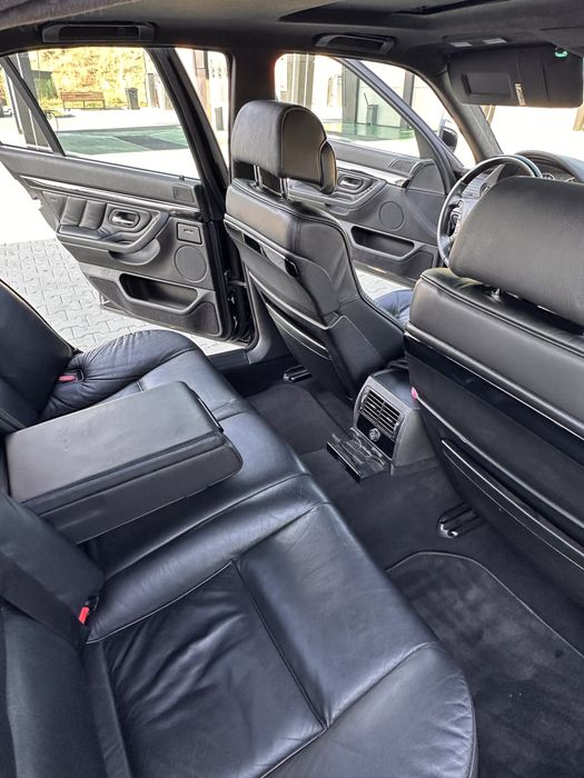 2000 BMW 728i E38