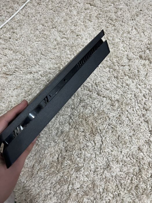 Playstation 4 slim