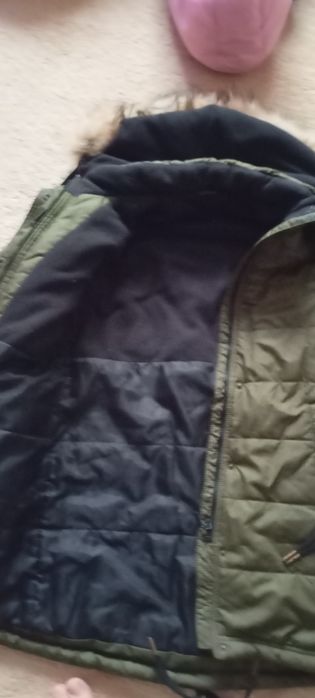 Зимняя куртка с капюшоном