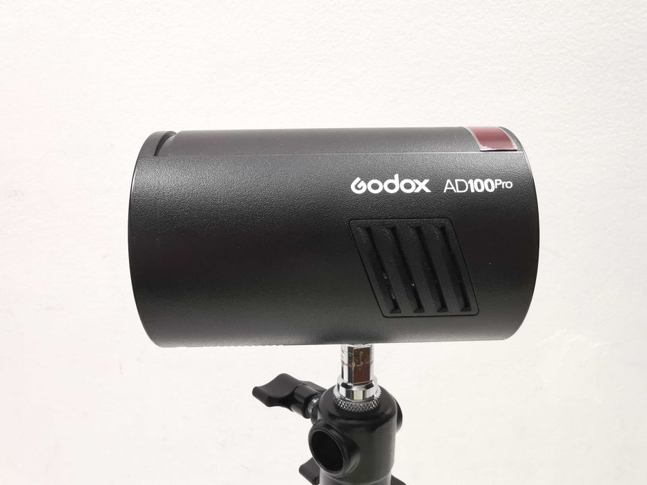 Преносима светкавица Godox AD100 Pro