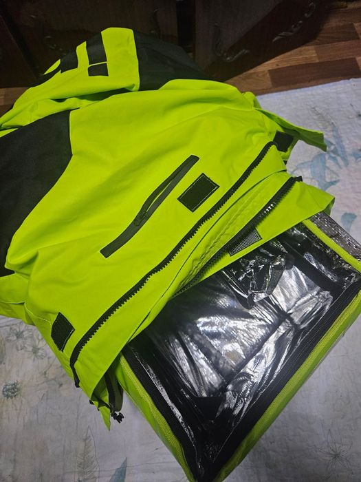 Продам термосумку и дождевик