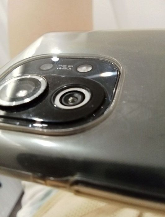 Продам Xiaomi Mi 11