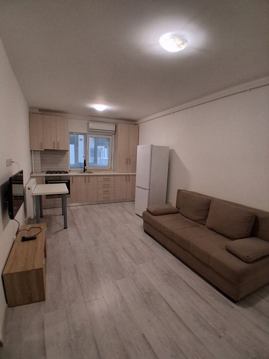 Închiriez apartament tip studio