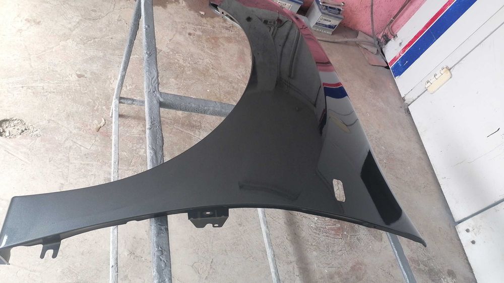 Vind aripa fața stânga Logan 2 vopsită KNA GRI ÎNCHIS