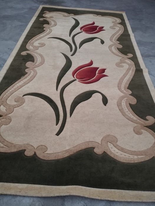 Ковер .Размер 2,5*5.Выбитый .Очень толстый