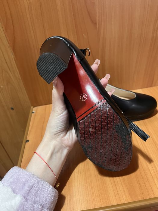 Женские туфли на каблуке