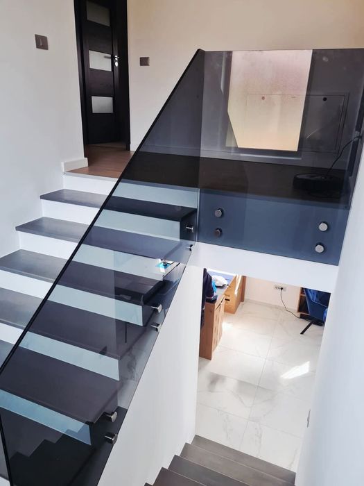 Cabine de dus, balustrade, compartimentari interioare, sticlă printata