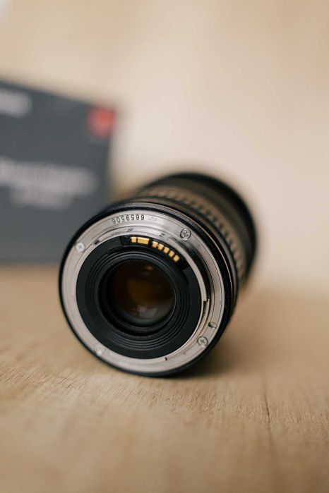 Canon EF 16-35mm f/2.8L II USM, ultrawide, seria L - stare foarte buna