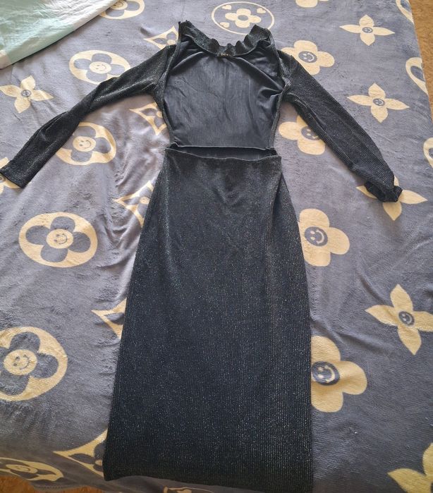 Продам платья модные