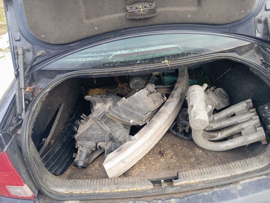 Продавам Пасат Б5 1.6 101 На Части