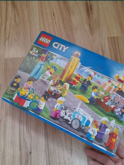 LEGO nou original City Town  Parcul de distractii 60234
