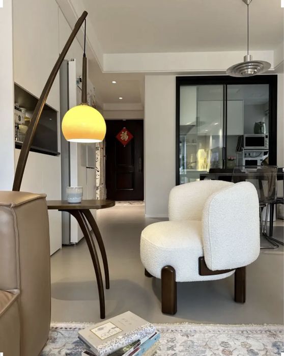 Дизайнерское белое кресло букле