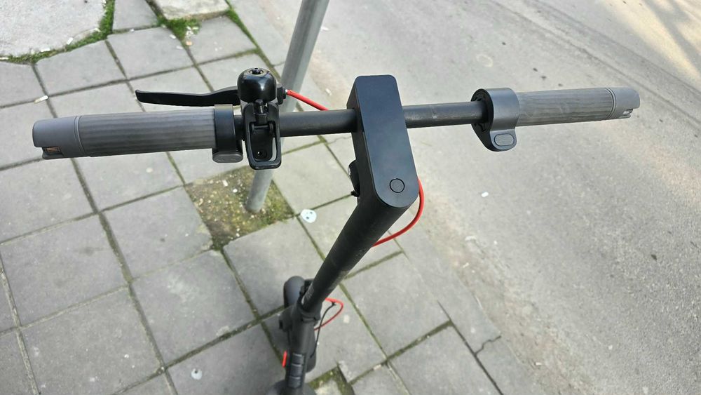 Електрическа тротинетка Xiaomi Mi Electric Scooter Pro 4