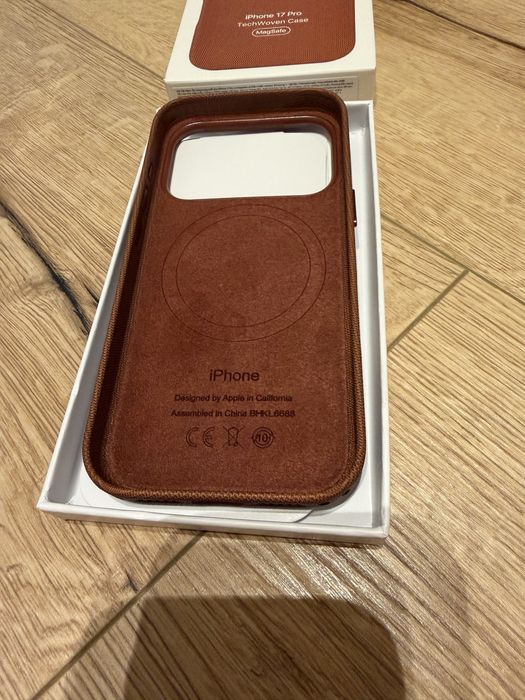 Husa de protectie Apple TechWoven Case cu MagSafe pentru iPhone 17 Pro, Sienna