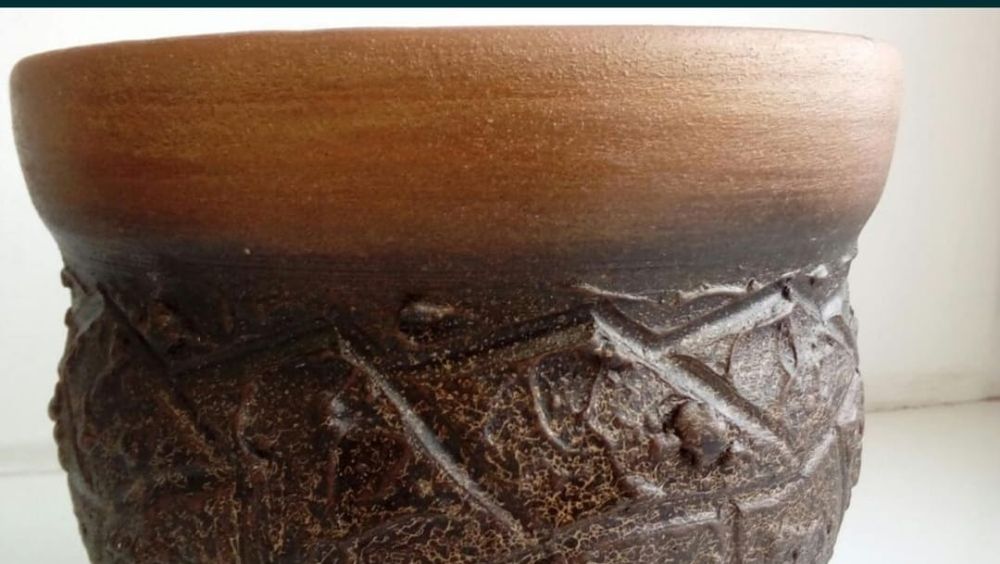 Горшки цветочные.