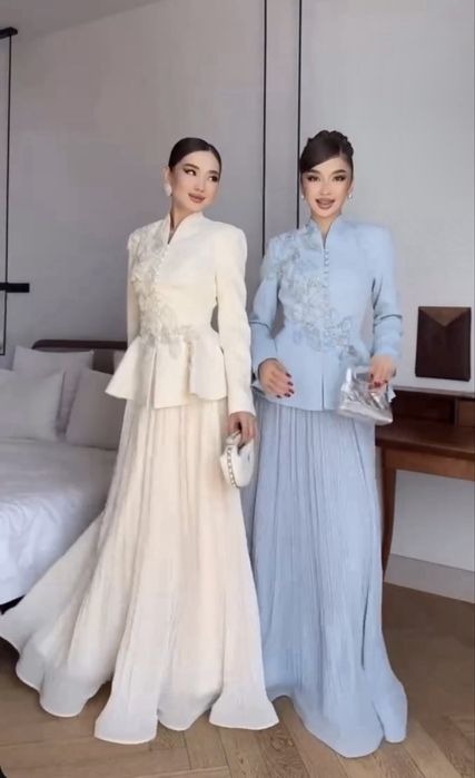 Вечернее платье в голубом цвете