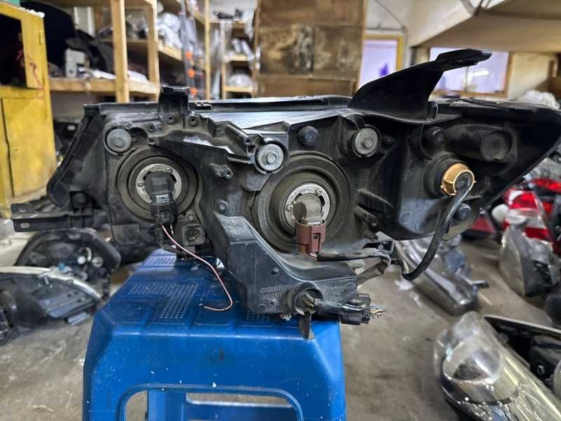 Фара галогеновая Mitsubishi Outlander CW5W