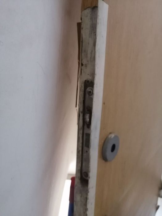 Высококачественная металлическая дверь б/у