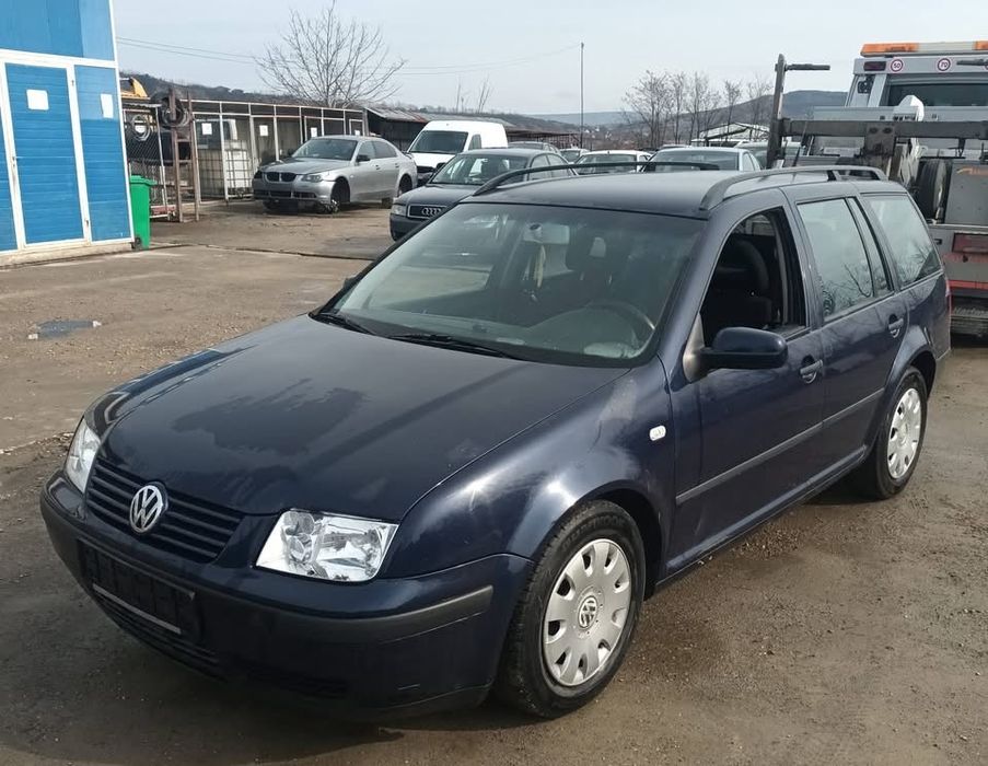 Dezmembrez Volkswagen Bora 1.6 benzina AZD