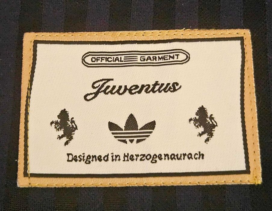 NEW! JUVENTUS / ЮВЕНТУС ICON фланелки от Adidas ORIGINALS колекцията.