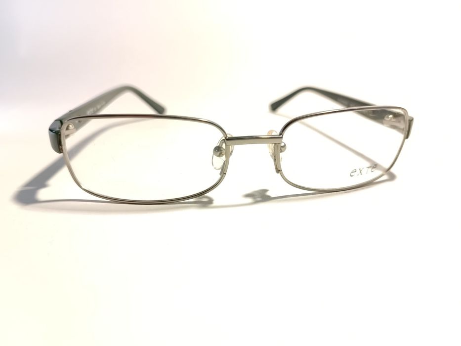 Vând doar en-gros rame de ochelari, noi, originale.