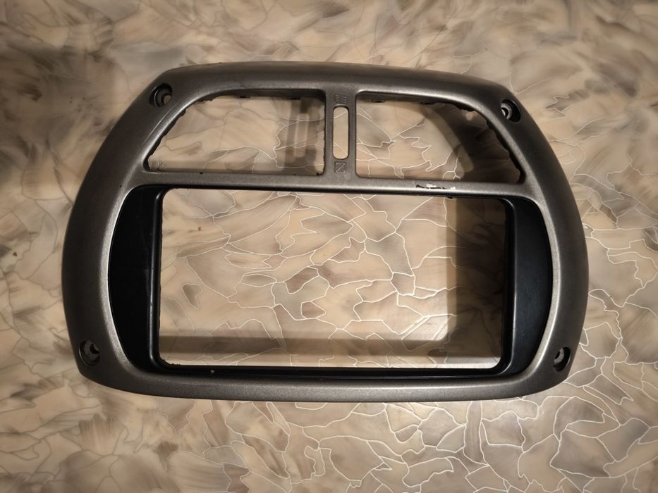 Рамка магнитолы Rav 4 2 поколение