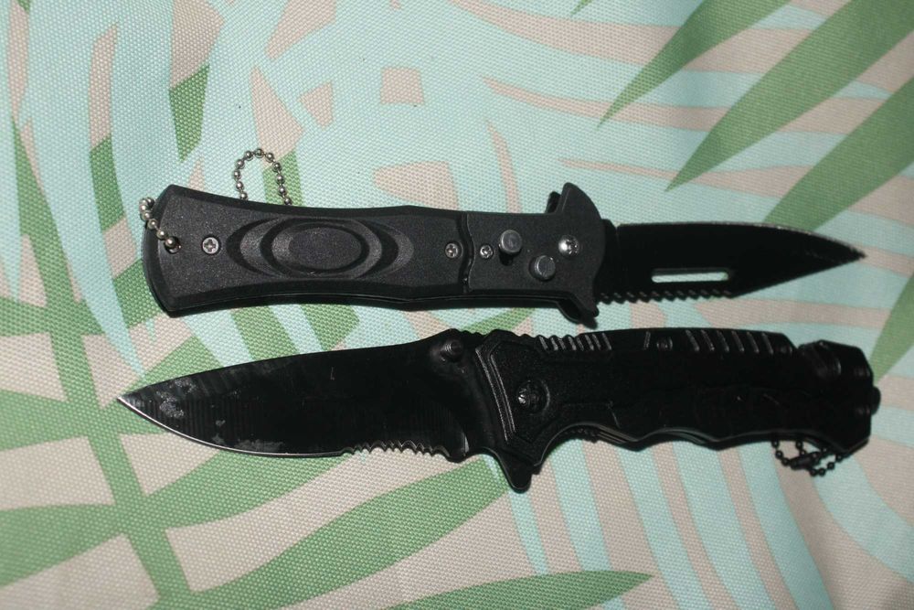 Комплект за оцеляване съставен от 27 части, два ножа, нов, SurvivalKit