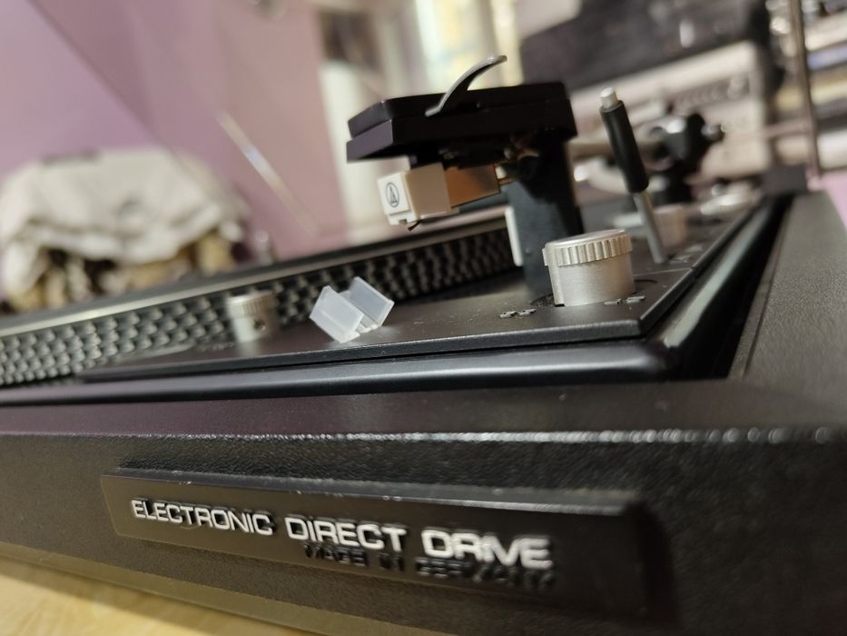 Pick-up Dual 704 direct drive electronic