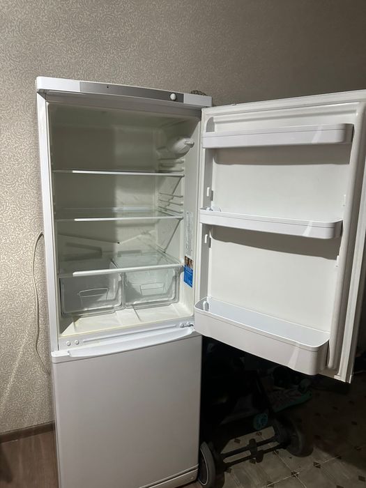 Холодильник  ,INDESIT,