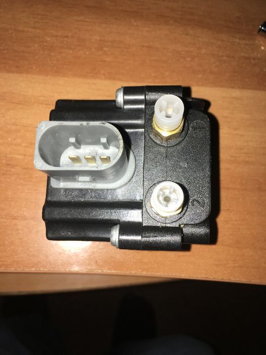 Compresor Perna aer bloc valve BMW GT F07, Produse NOI, Garantie 1 AN