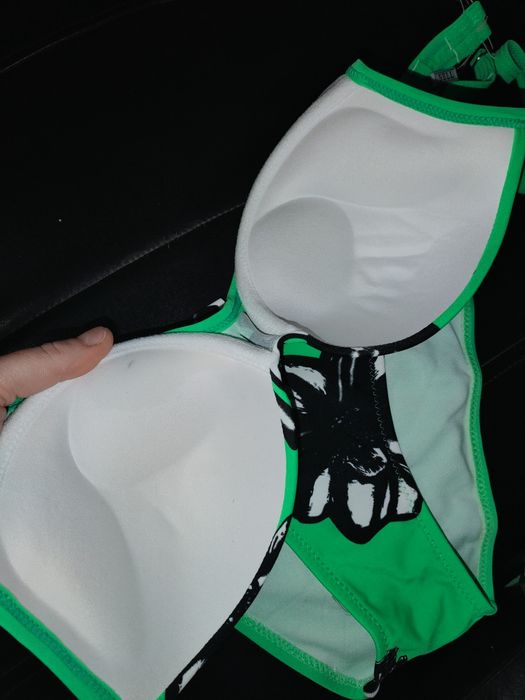 Costume de baie noi cu etichetă sau stare buna