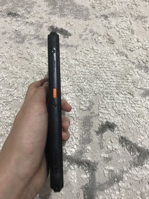 Продам смартфон KHAN J8