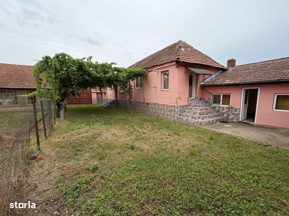 Casa de vanzare 255mp utili, 1974mp teren - Balomir
