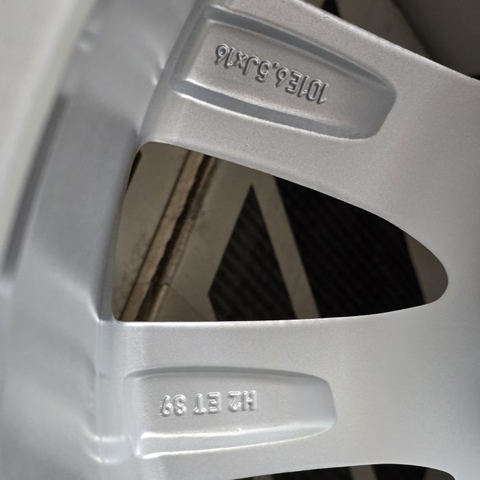 НОВИ Оригинални джанти за Тойота 16цола гуми 205 55 16 / 205 60 16