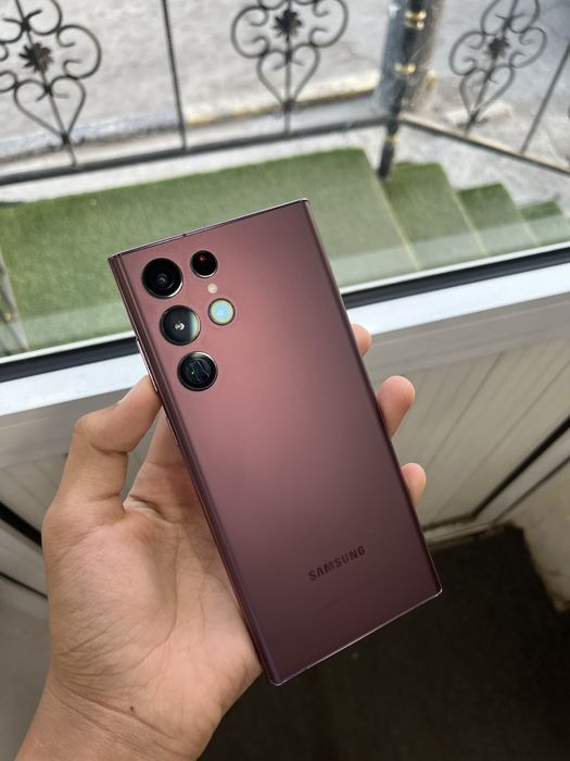 Samsung galaxy s22 ultra 12/256gb holati yaxshi