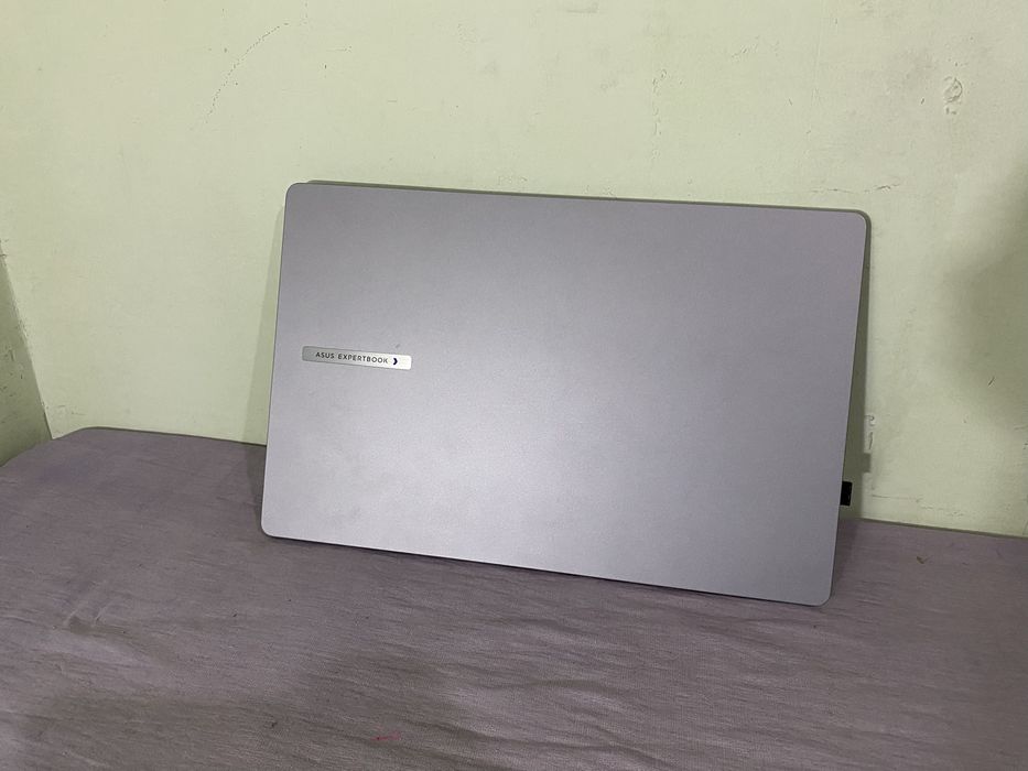 Asus  Expertbook