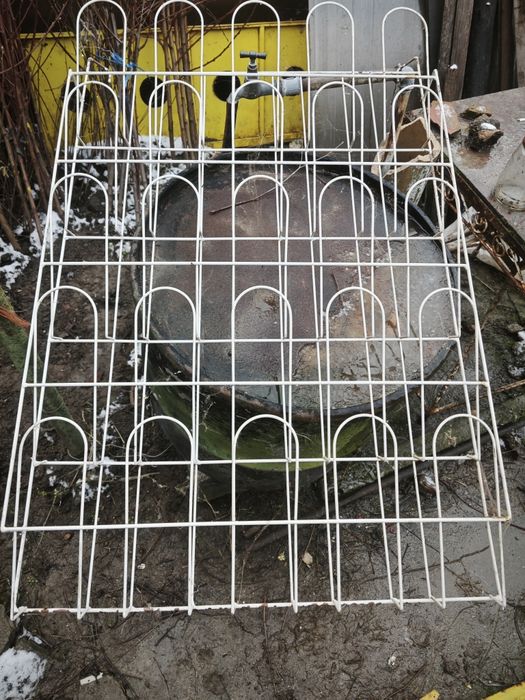 Стелажи за вестници и списания