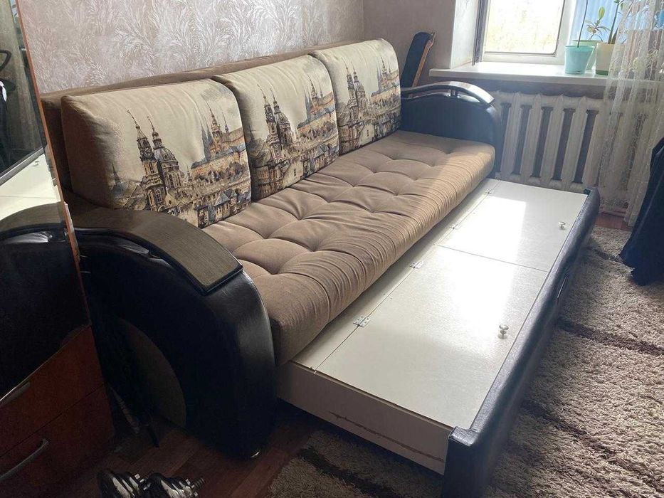 Срочно продается диван