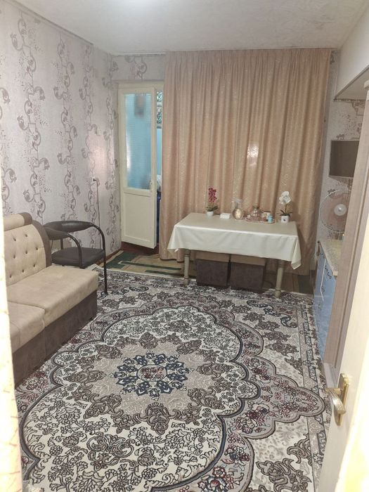 Продаётся 1 ком бывший общежитья.