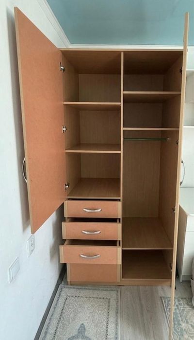 продам крепкий шкаф