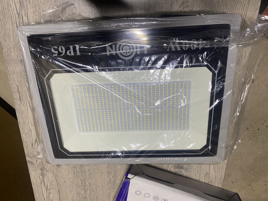 Прожектор новая 400 w